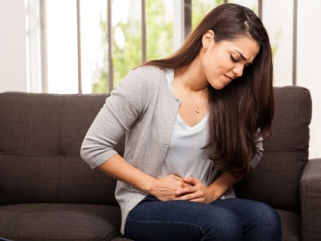 cólica sem estar menstruada