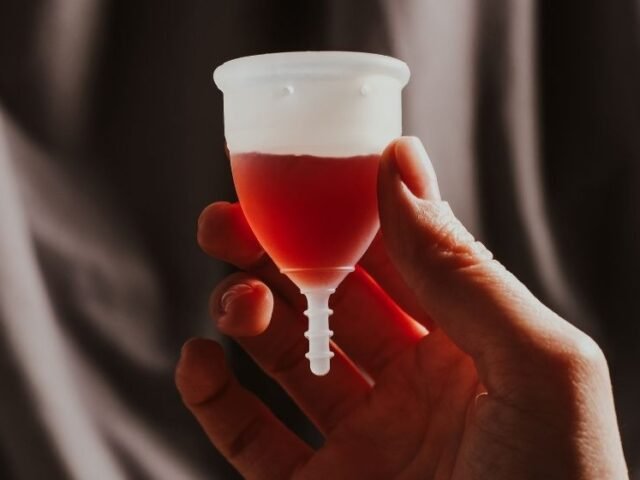 menstruar duas vezes no mês